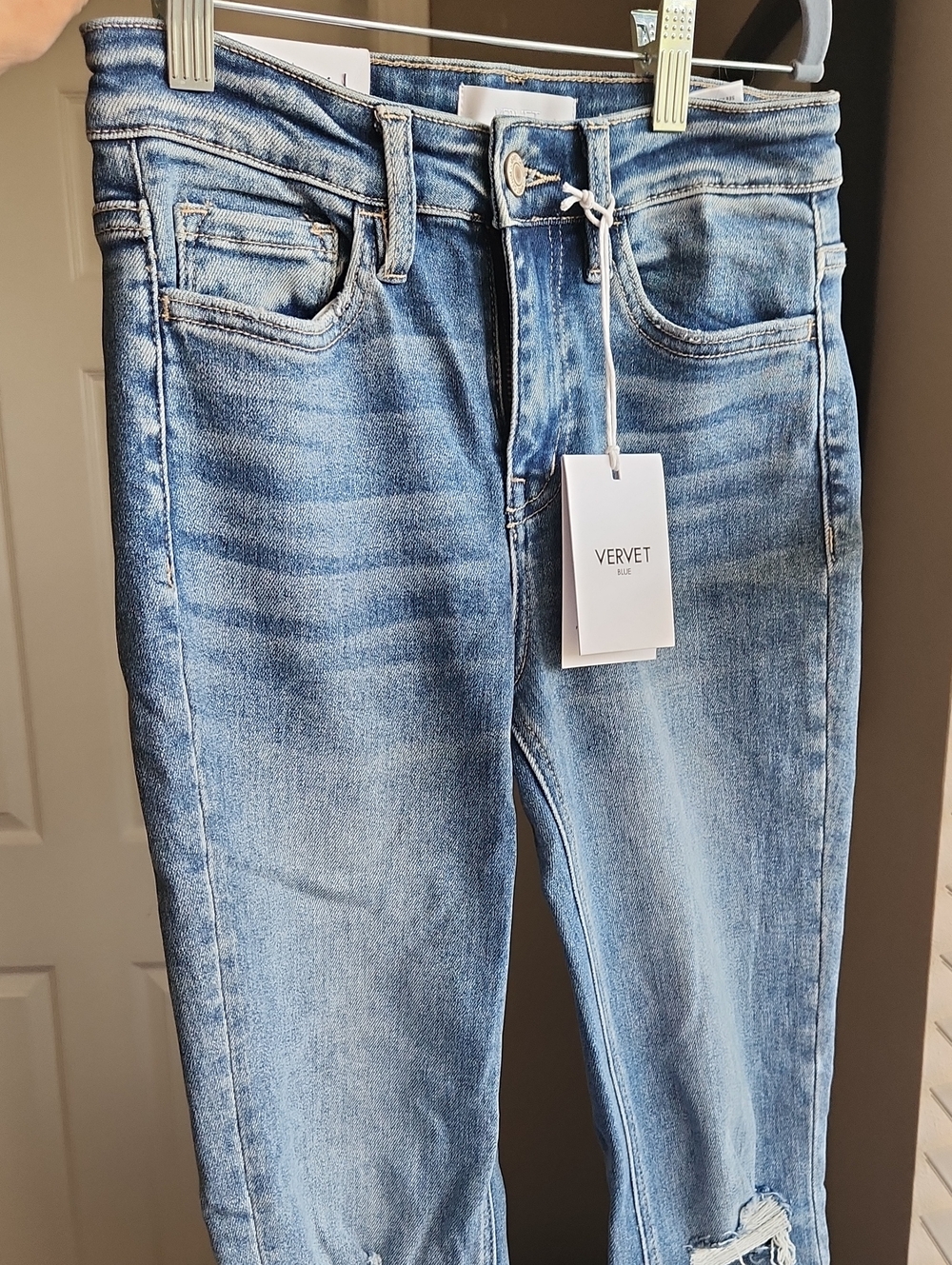 NWT Bella Vervet High Rise Flare Blue Washed Jeans